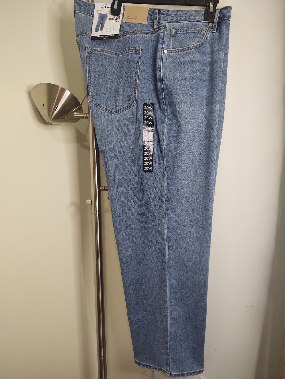Seven7 Women's Plus Loose Straight Leg Jean Size 20W Light Wash